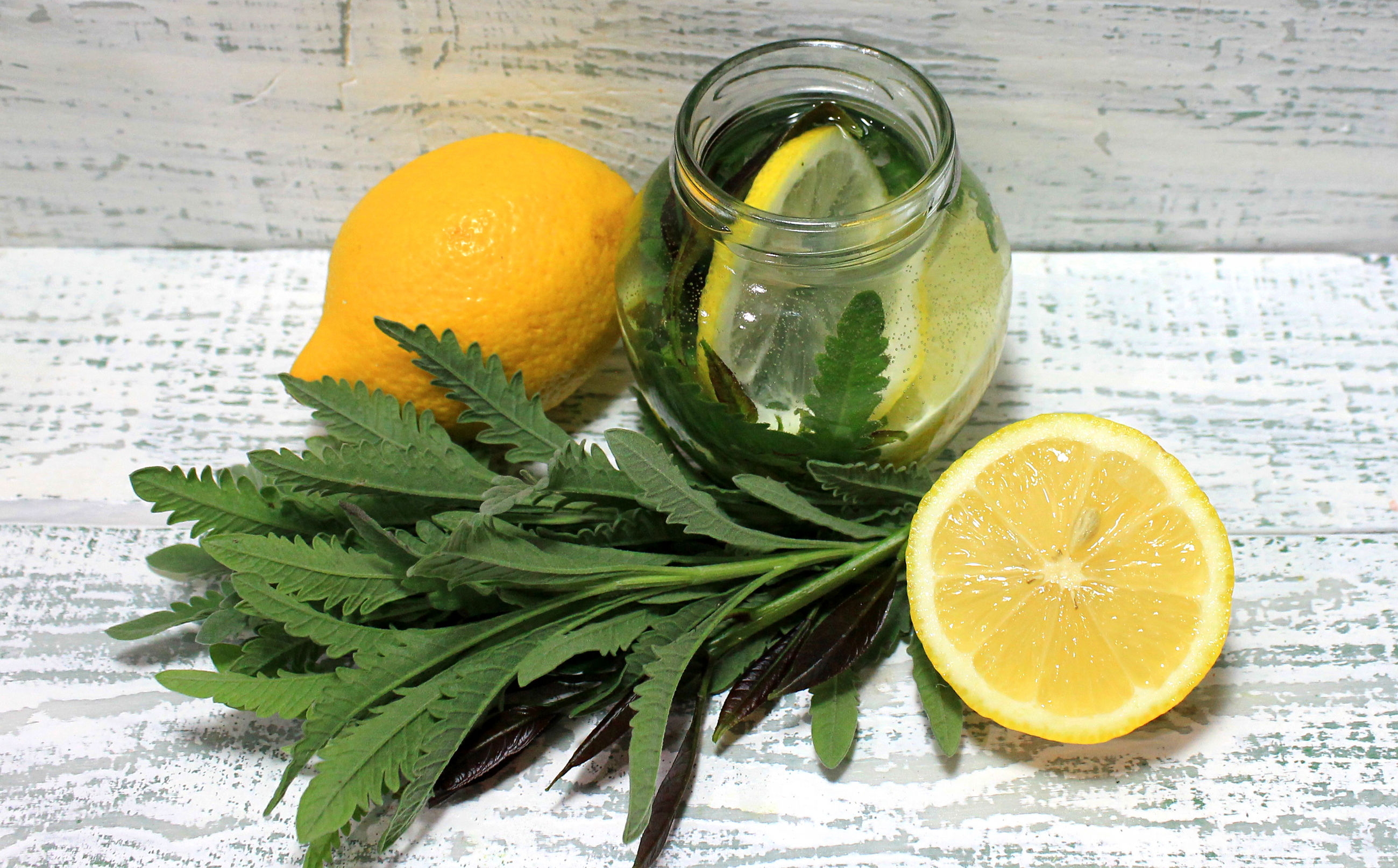 How To Make Your Own Healthy Air Fresheners