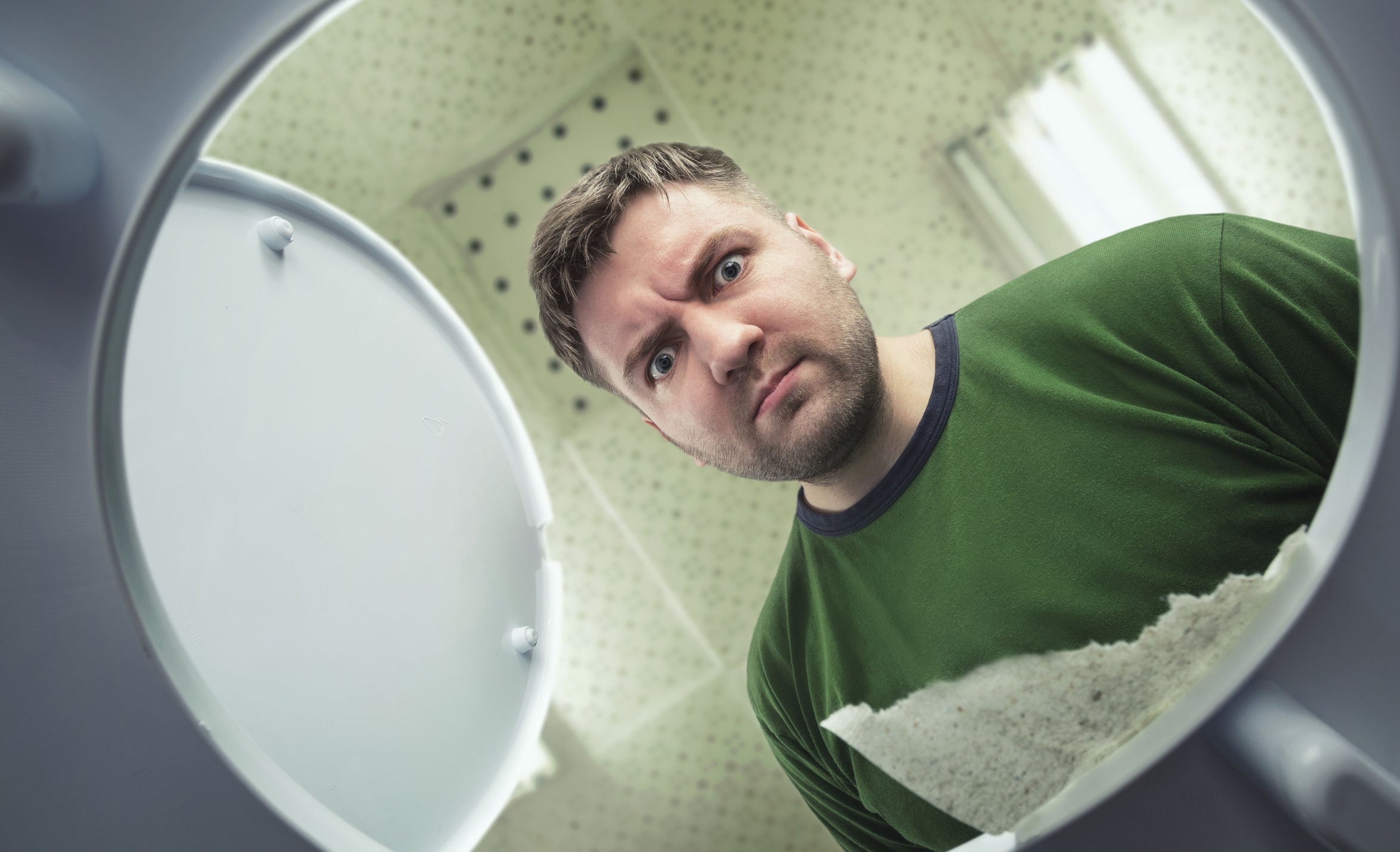Why Is My Poop Green? (8 possible causes of green poop)